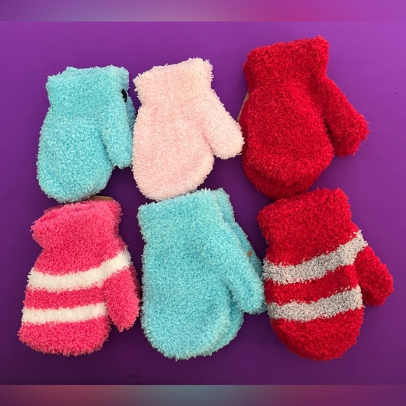 Adorable youth mittens. Red, gray, orange, lavender, white in these 6 pair. NWT. - Picture 6 of 8
